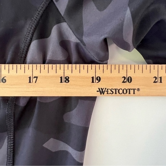 Lole Black and Grey Camouflage Zip Up Active Jacket - Picture 7 of 8